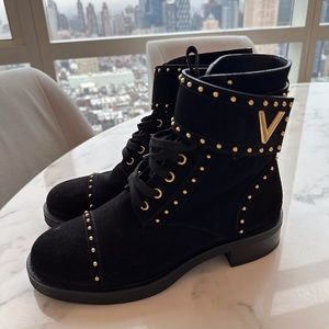 LOUIS VUITTON | Wonderland Flat Ranger (Suede)